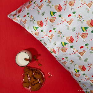 Funda de almohada de satén elf x Kitsch - Periwinkle Christmas